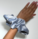 Резинка атласний шовк XXL Grey Pillow Scrunchie Umberto Giannini 68788 фото 3